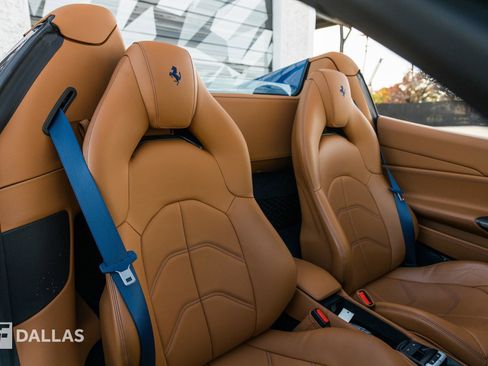 Used 2019 Ferrari 488 Spider image 35