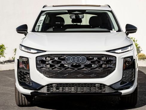 New 2026 Audi Q3 quattro 2.0T AWD/4WD image 3