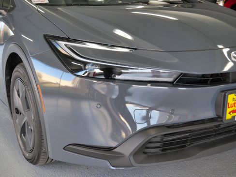 Certified 2025 Toyota Prius LE image 17