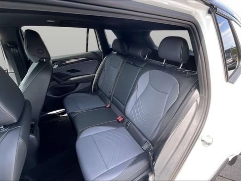 Used 2026 Volkswagen Tiguan SE R-Line AWD/4WD image 26