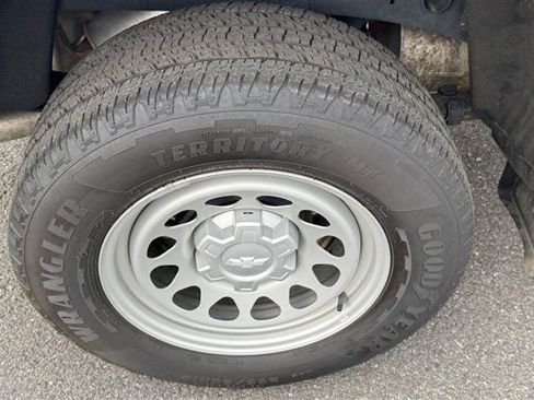 Used 2023 Chevrolet Colorado W/T RWD image 25