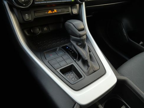 Certified 2025 Toyota RAV4 XLE image 25