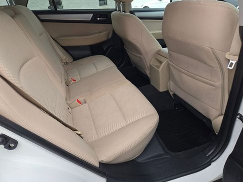 Used 2017 Subaru Outback 2.5i Premium image 10