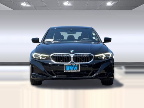 Used 2025 BMW 330i Sedan w/ Premium Package RWD image 6