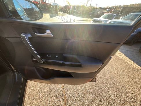 Used 2022 Kia Sportage EX image 29