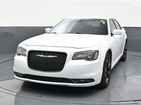 Used 2020 Chrysler 300 S RWD image 8