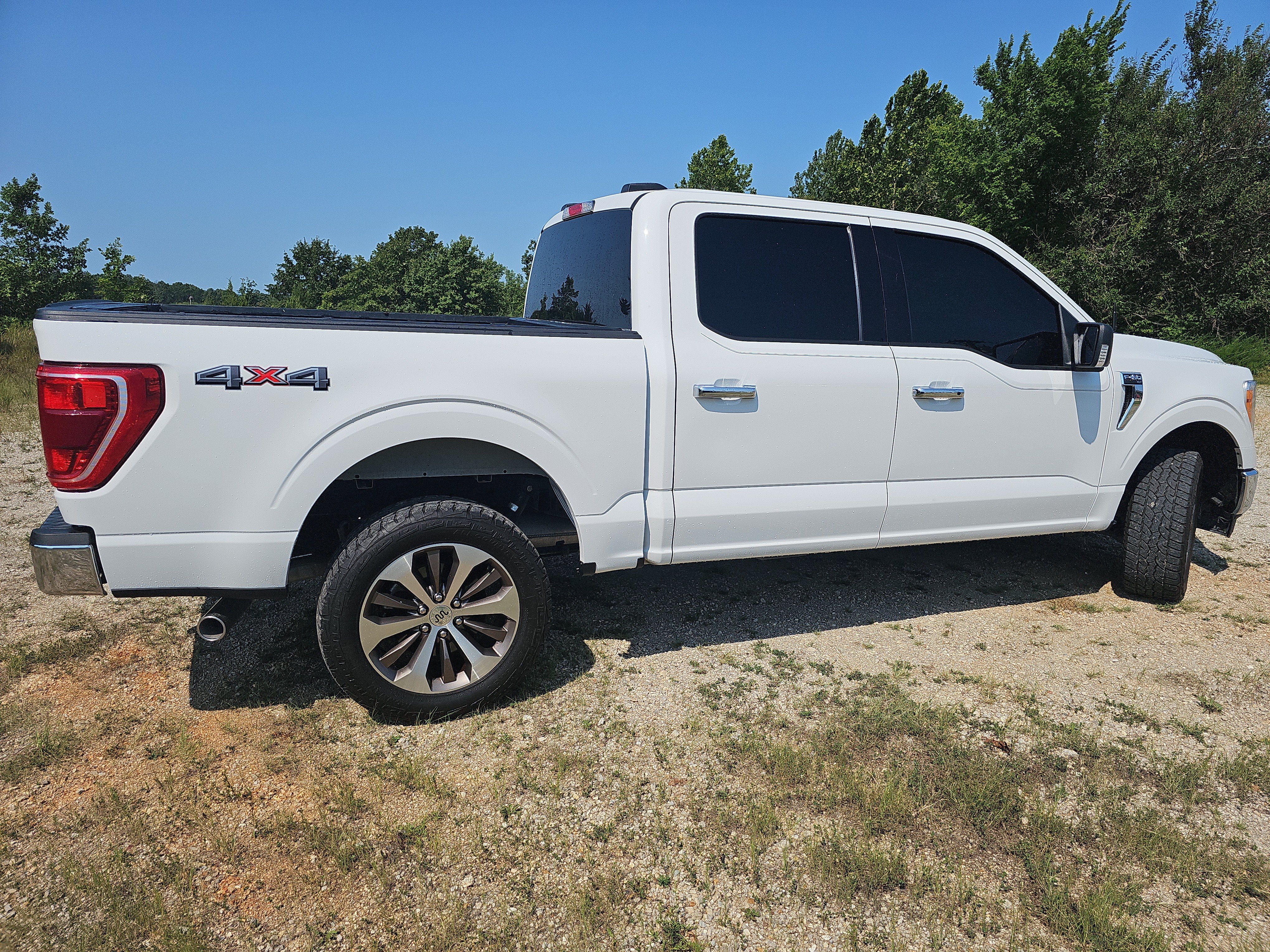 Used 2022 Ford F150 XLT w/ Equipment Group 302A High AWD/4WD image 3