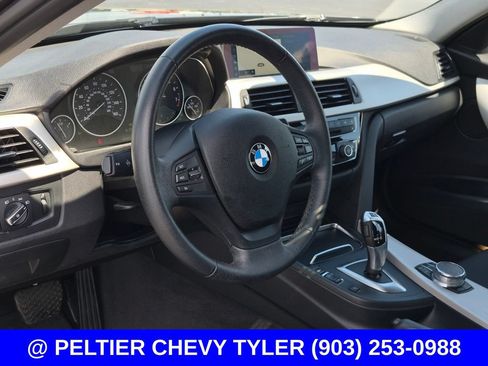 Used 2018 BMW 320i xDrive Sedan AWD/4WD image 30