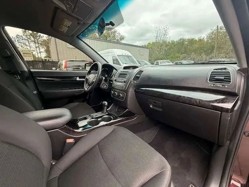 Used 2015 Kia Sorento LX FWD image 16