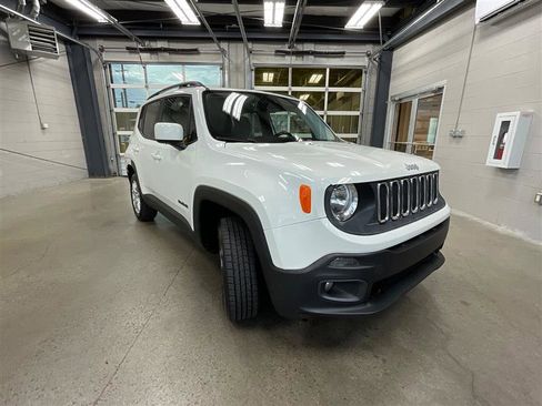 Used 2017 Jeep Renegade Latitude image 5