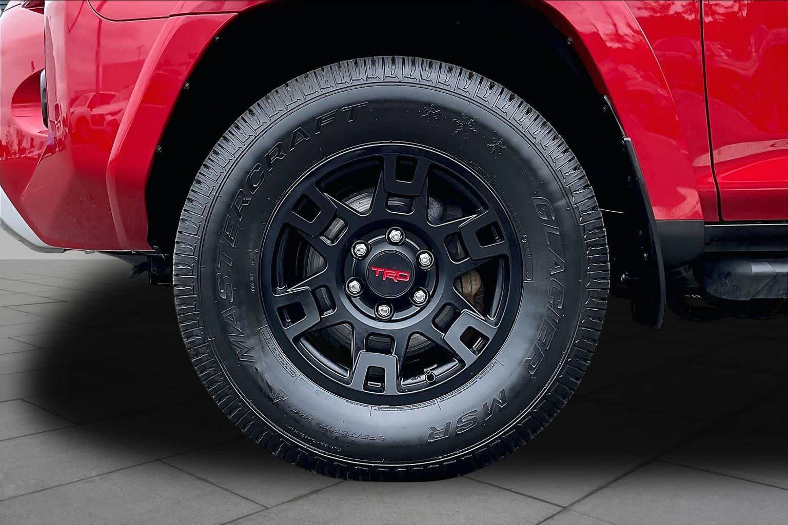 Used 2024 Toyota 4Runner TRD Off-Road Premium w/ Moonroof Package AWD/4WD image 11