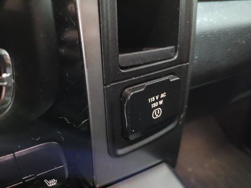 Used 2013 RAM 1500 Sport w/ Sport Premium Group image 32