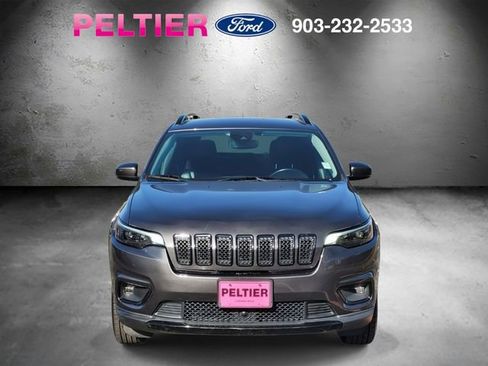 Used 2021 Jeep Cherokee Latitude Plus image 2
