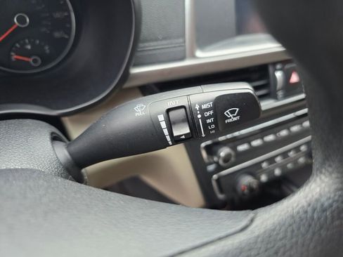 Used 2018 Kia Optima LX w/ 17" Alloy Wheels Package image 25