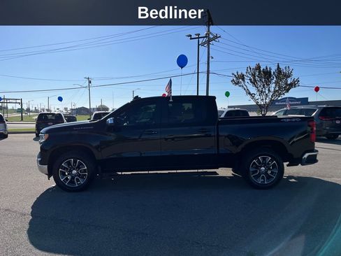 Used 2023 Chevrolet Silverado 1500 LT w/ Convenience Package II AWD/4WD image 2