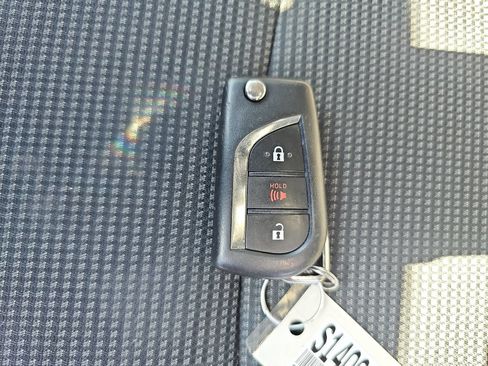 Used 2023 Toyota RAV4 LE AWD/4WD image 17