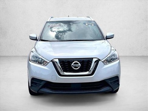 Used 2020 Nissan Kicks SV FWD image 3