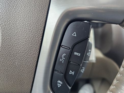 Used 2013 Chevrolet Avalanche LTZ image 10