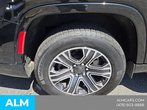 Used 2023 Jeep Wagoneer L Series II AWD/4WD image 15