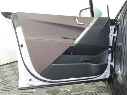 Used 2026 BMW iX xDrive45 image 10