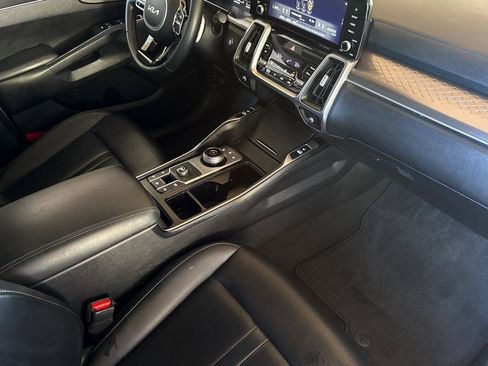 Used 2022 Kia Sorento S FWD image 22