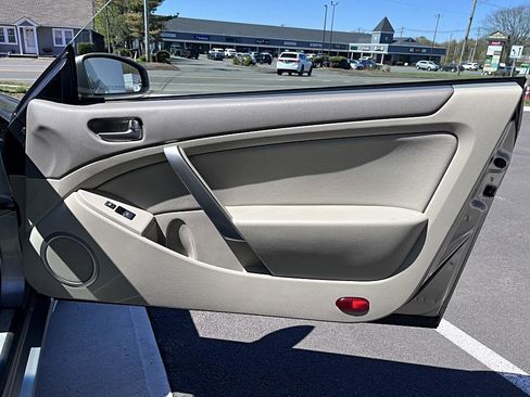 Used 2004 INFINITI G35 Coupe w/ Premium Pkg RWD image 32