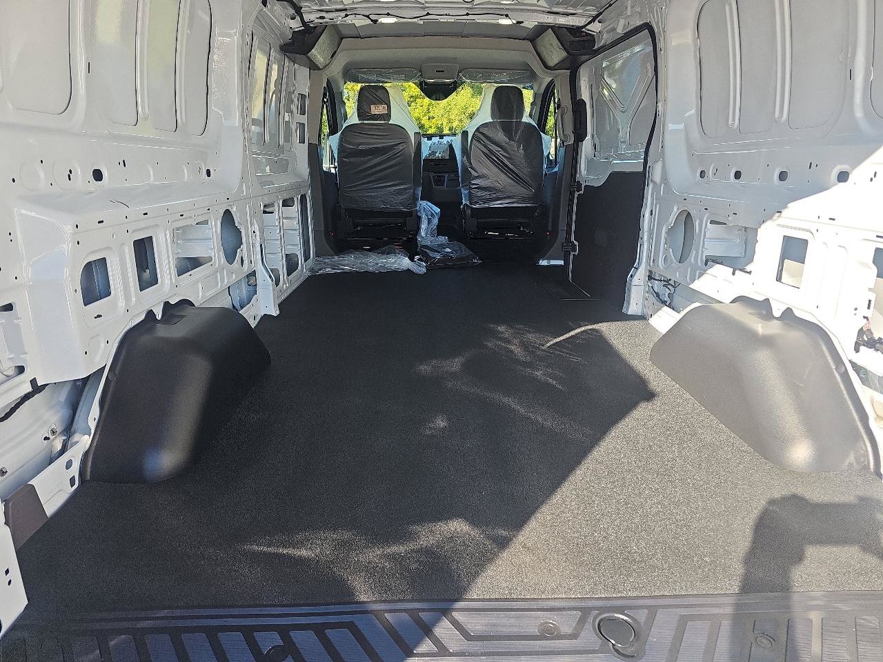 Used 2024 Ford E-Transit Low Roof RWD image 14