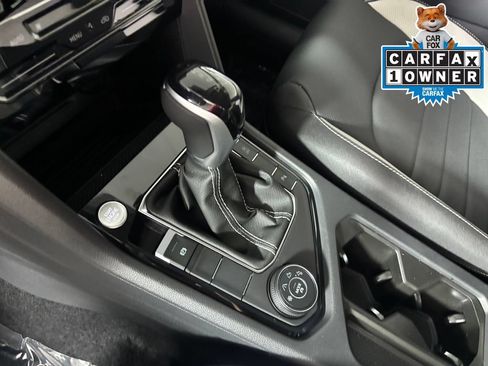 Used 2026 Volkswagen Taos SEL AWD/4WD image 25