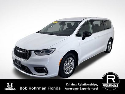 Used 2024 Chrysler Pacifica Touring-L