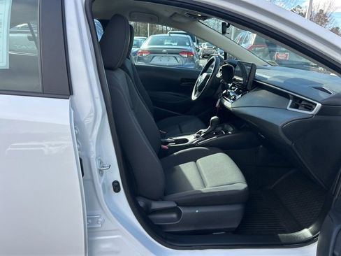 Used 2025 Toyota Corolla LE image 15