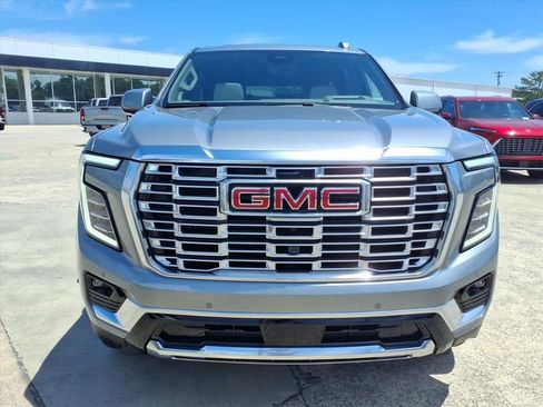 New 2026 GMC Yukon XL Denali w/ Denali Reserve Package AWD/4WD image 2