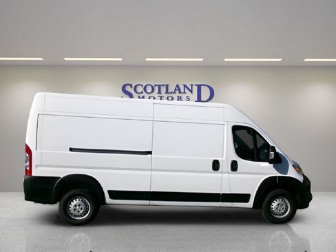 Used 2025 RAM ProMaster 2500 FWD image 5