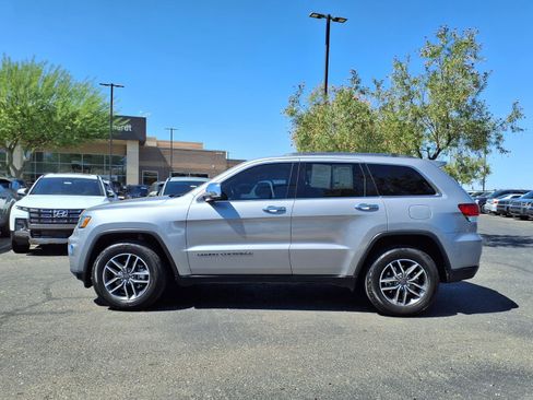 Used 2020 Jeep Grand Cherokee Limited RWD image 3