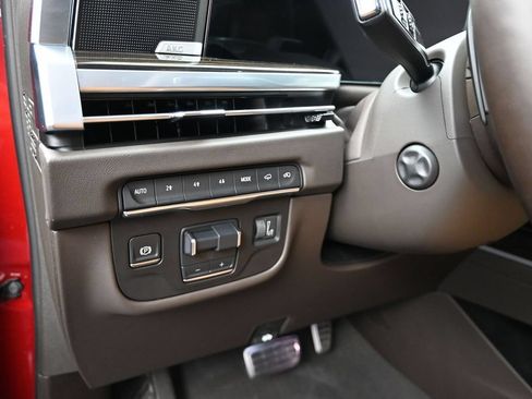 Certified 2025 Cadillac Escalade Premium Luxury w/ Touring Package AWD/4WD image 17