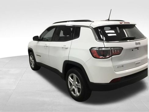 Used 2023 Jeep Compass Latitude w/ Convenience Group AWD/4WD image 35
