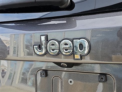 Used 2021 Jeep Renegade Latitude image 30