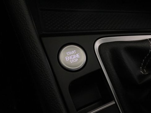 Used 2025 Volkswagen Jetta SE FWD image 22