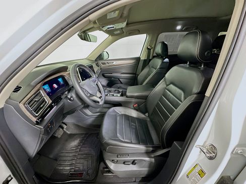 Used 2024 Volkswagen Atlas SEL image 13