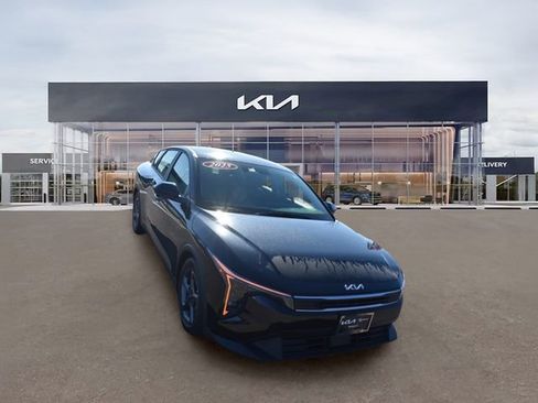 New 2025 Kia K4 FWD image 10