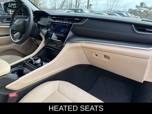 Used 2024 Jeep Grand Cherokee Limited image 11