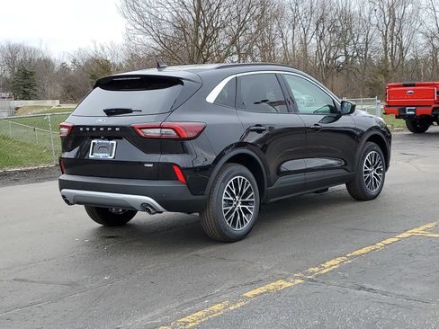 New 2024 Ford Escape PHEV image 4