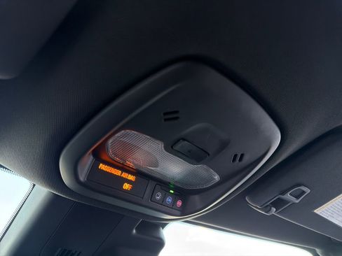 Used 2025 Chevrolet Trax RS w/ Driver Confidence Package image 27