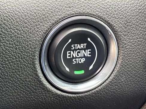 Used 2025 GMC Acadia Elevation FWD image 19