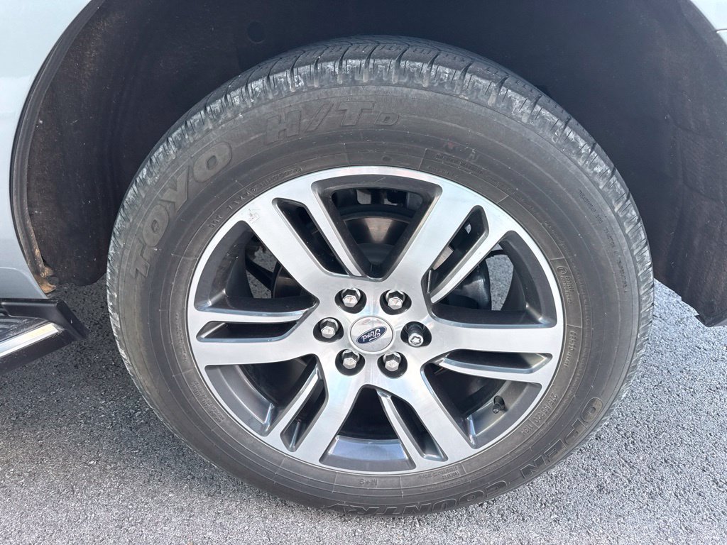 Used 2023 Ford Expedition XLT AWD/4WD image 11