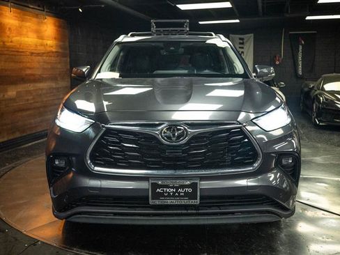 Used 2024 Toyota Highlander Limited AWD/4WD image 4
