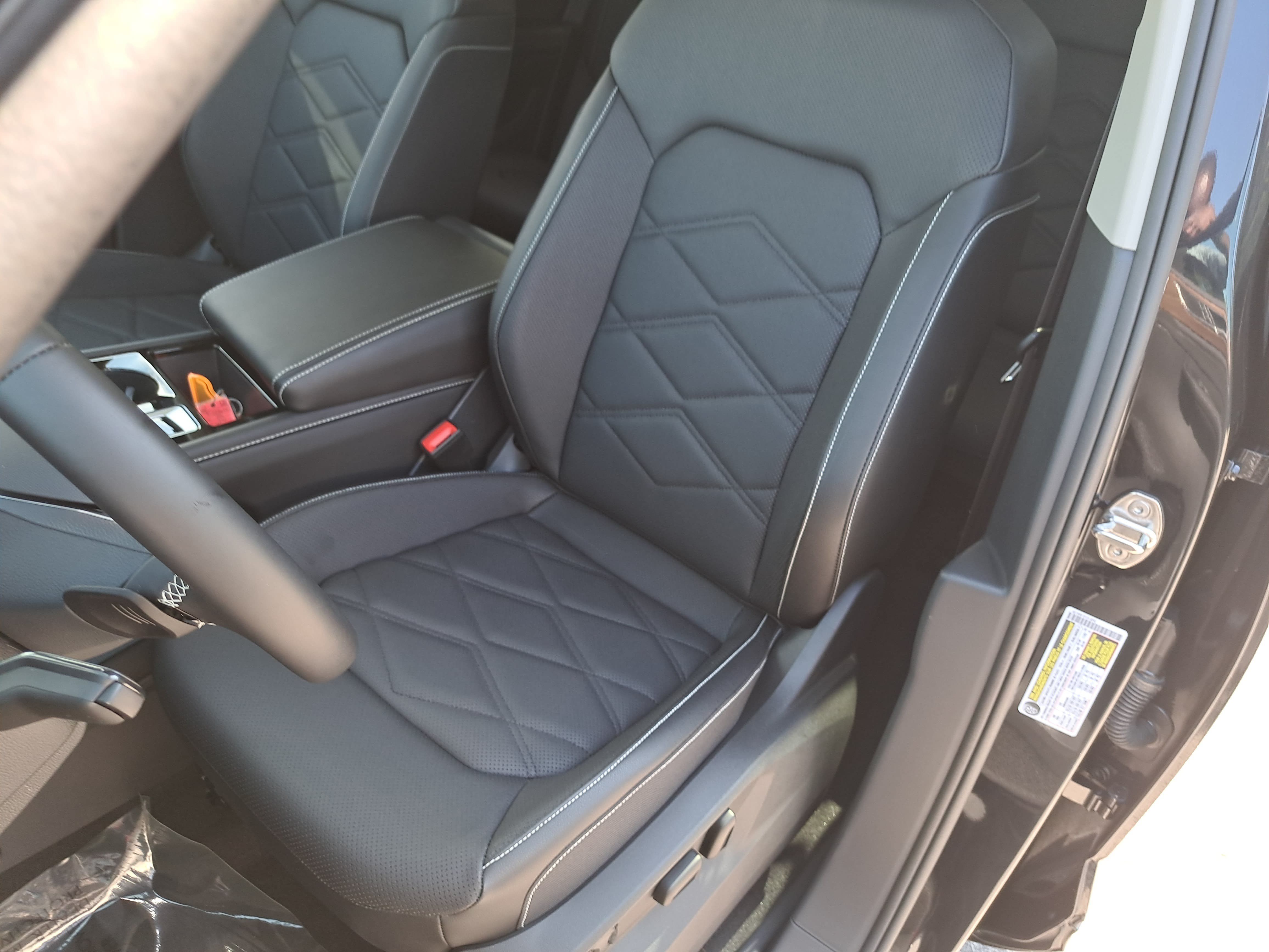 Used 2026 Volkswagen Atlas SE w/ Panoramic Sunroof Package FWD image 17