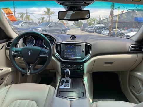 Used 2016 Maserati Ghibli RWD image 25