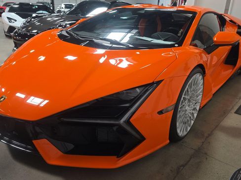 Used 2024 Lamborghini Revuelto AWD/4WD image 3