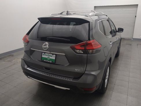 Used 2017 Nissan Rogue SV FWD image 7