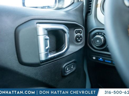 Used 2024 Jeep Wrangler Unlimited image 19